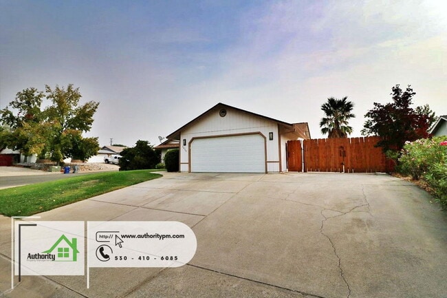 Building Photo - 2875 Tropicana Ct