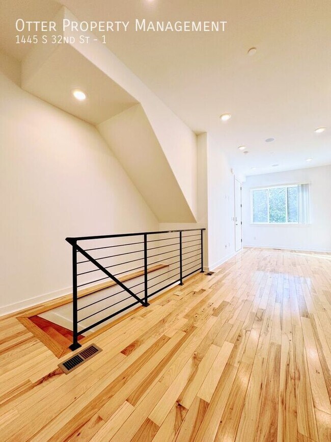 Building Photo - 1445 S 32nd St