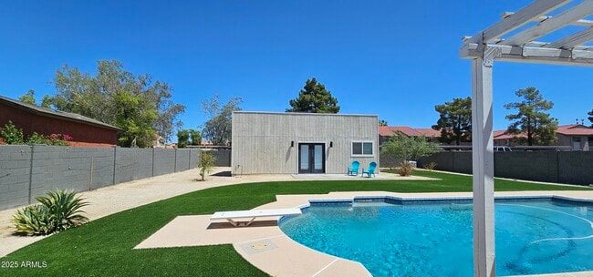 Building Photo - 642 W Plata Ave