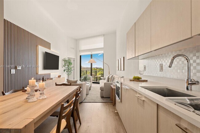 Building Photo - 501 NE 31st St