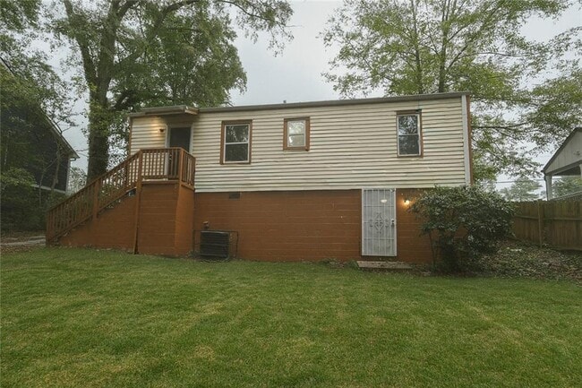 Building Photo - 1123 Graymont Dr SW