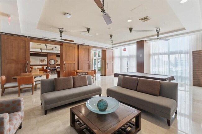 Building Photo - 1945 S Ocean Dr