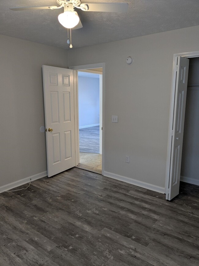 Building Photo - 627 Waterway Village Blvd