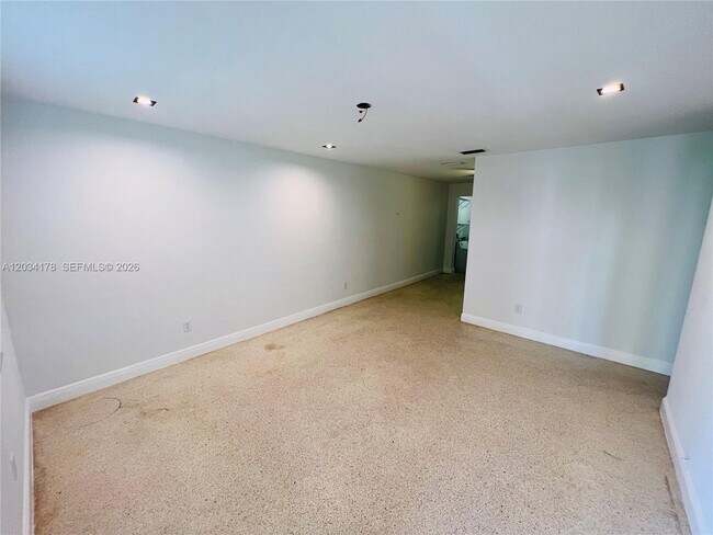 Building Photo - 103 SW 80th Ave