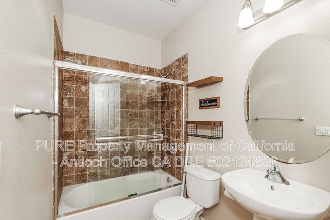 Building Photo - 5593 McFarlan Ranch Dr