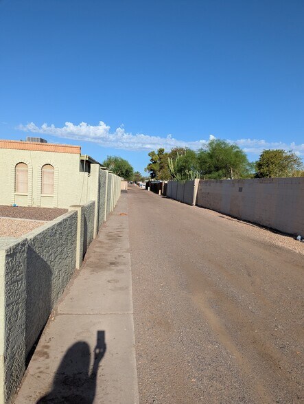 Building Photo - 1420 N Evergreen St