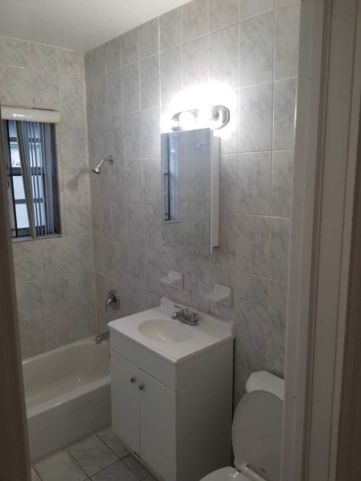 Building Photo - 7043 NW 6th Ct