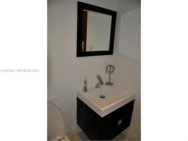 Building Photo - 3801 S Ocean Dr