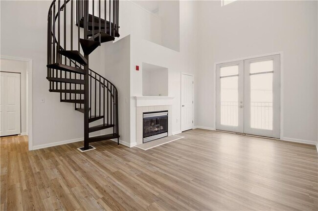 Building Photo - 1000 Providence Pl