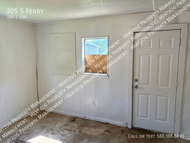 Building Photo - 205 S Perry-