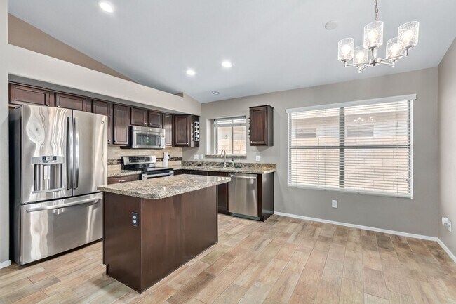 Building Photo - GORGEOUS home in the highly desired Arrowhead Ranch