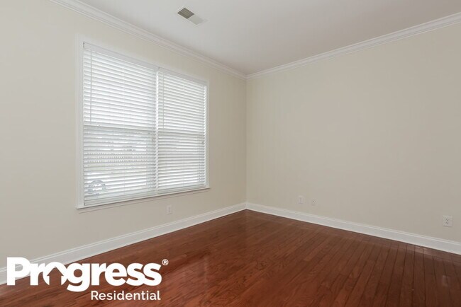 Building Photo - 10430 Carver Falls Rd