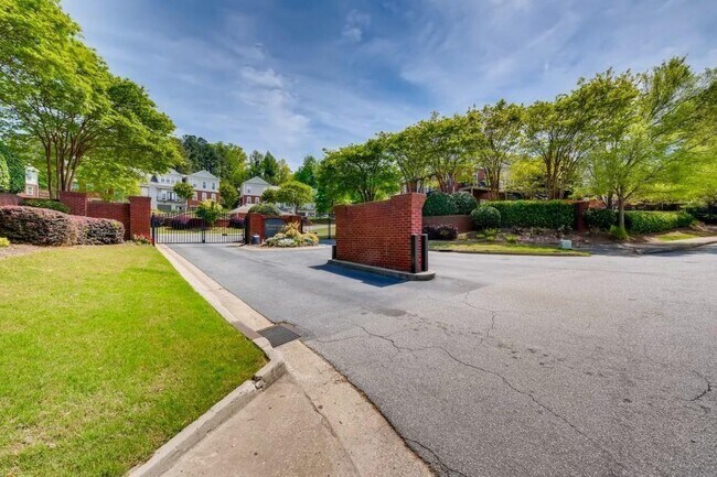 Building Photo - 6001 Brookside Oak Cir