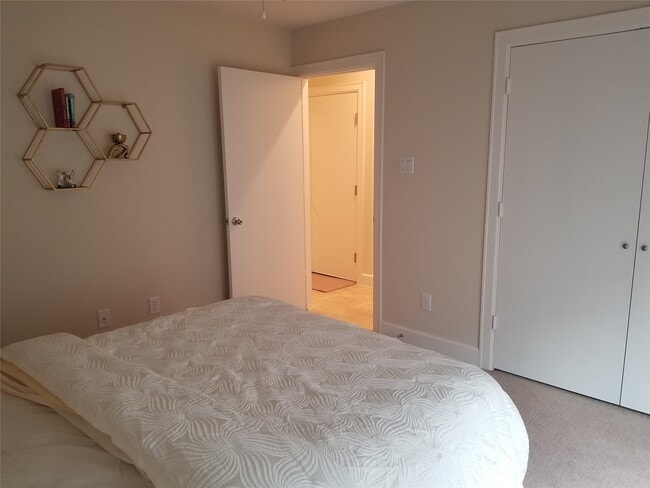 Building Photo - 3709 Main Plaza Dr