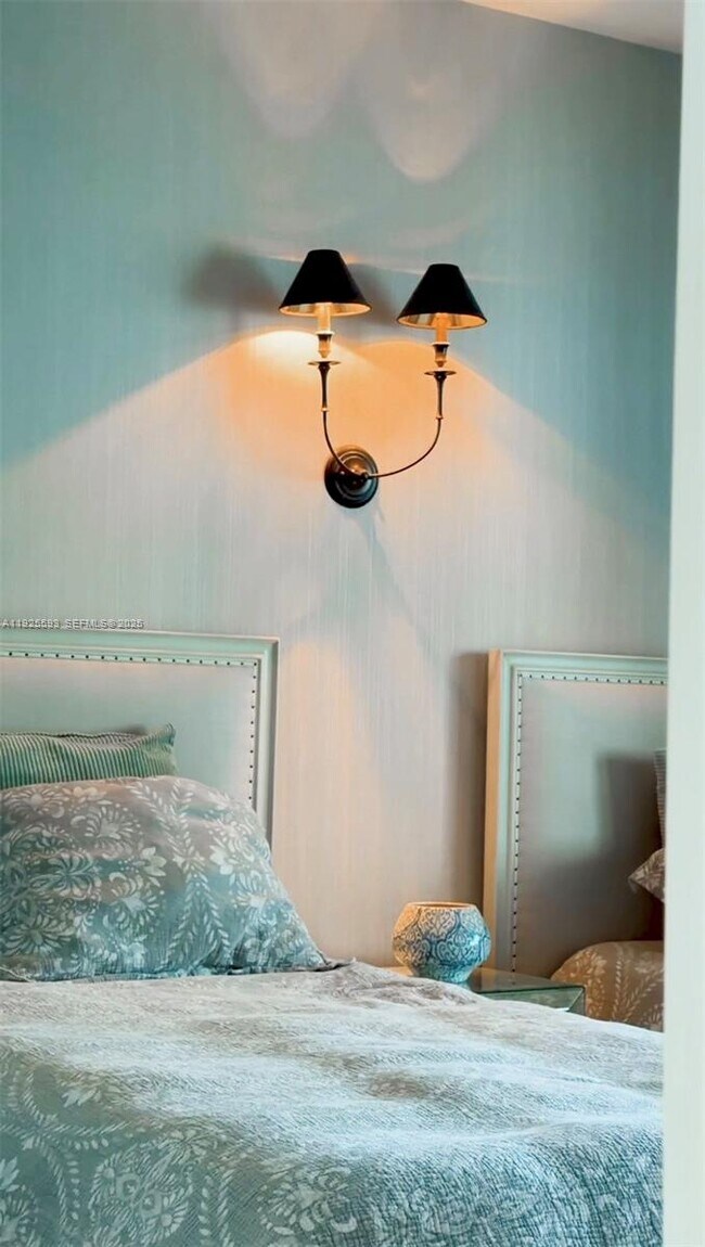 Building Photo - 16385 Biscayne Blvd