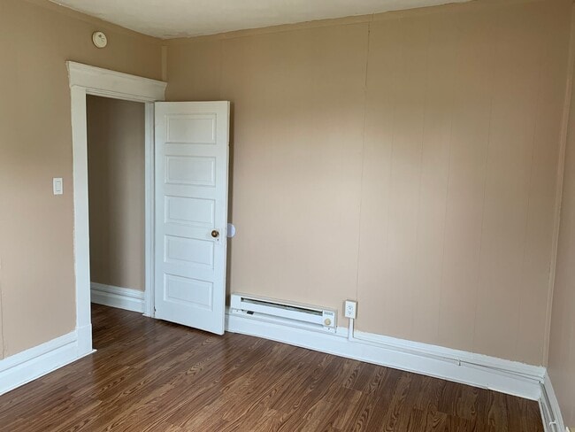 Building Photo - 1715 Park St