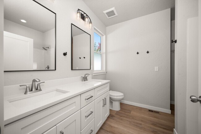 Building Photo - 4205 N Stout Ct