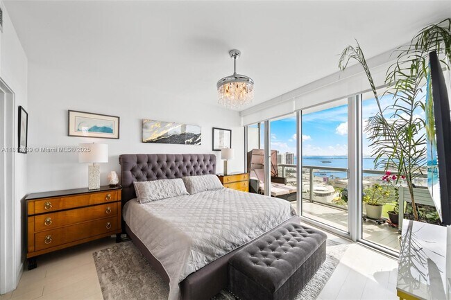 Building Photo - 888 Biscayne Blvd