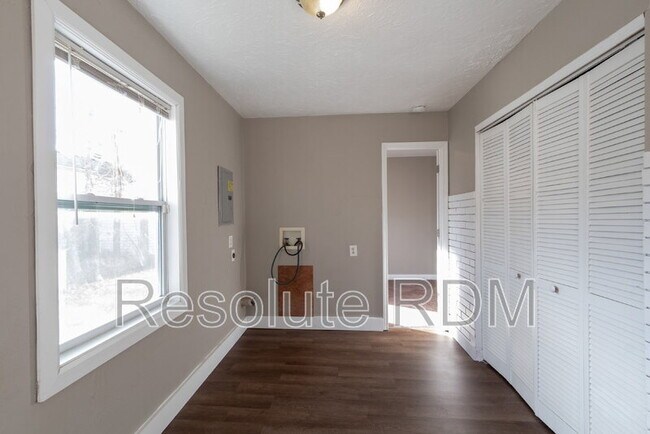 Building Photo - 7955 E 49th St