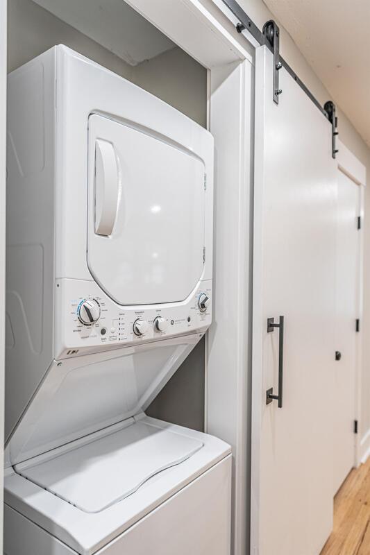 Building Photo - 440 W Maine Ave