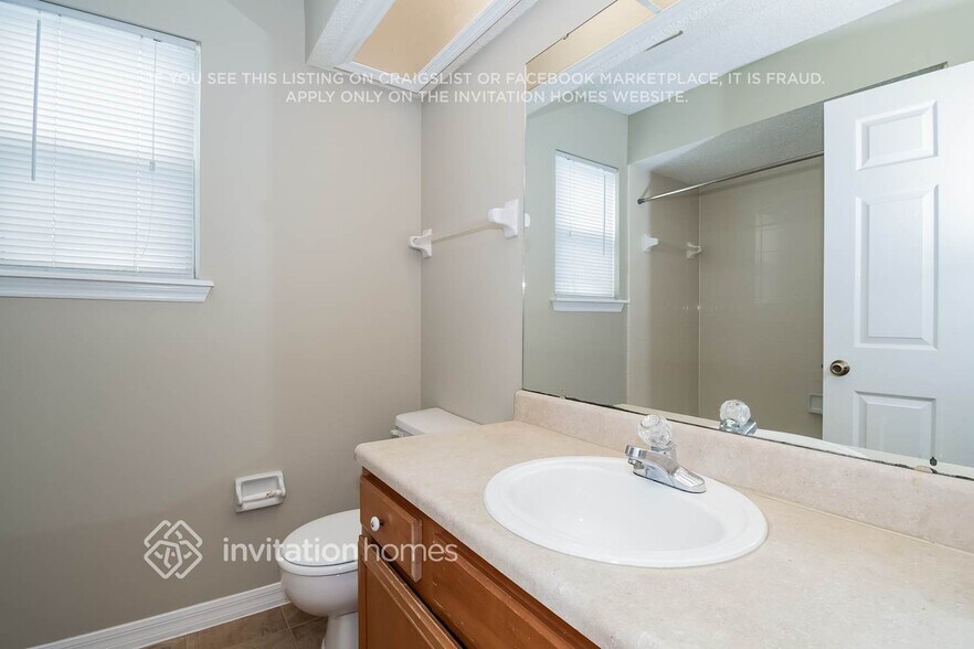 Building Photo - 7736 Rockridge Dr W
