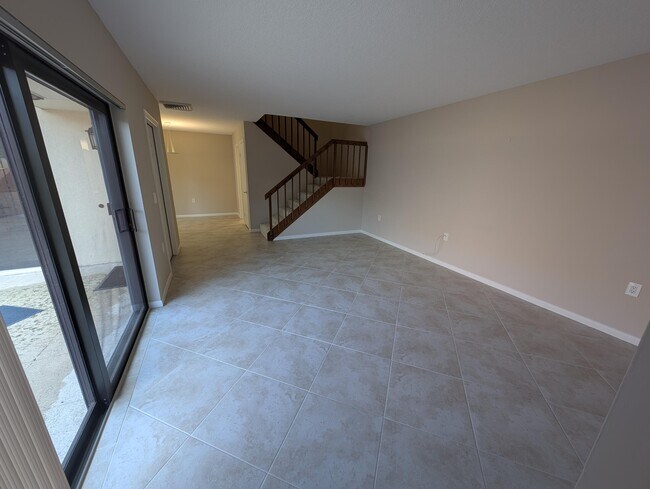 Building Photo - 1908 19th Ln