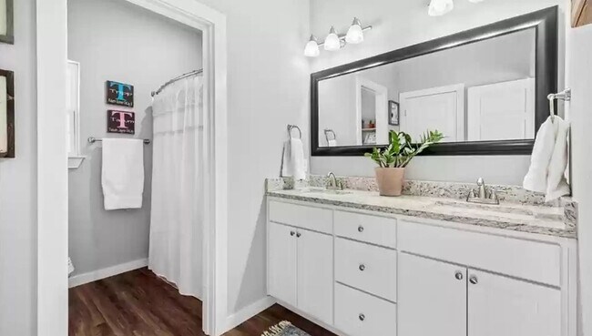 Building Photo - Come live in this brand new duplex in the heart of NWA
