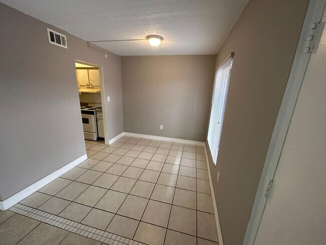 Building Photo - GREEN TEE VILLAGE 1 BED FOR RENT - FAST APPROVAL!