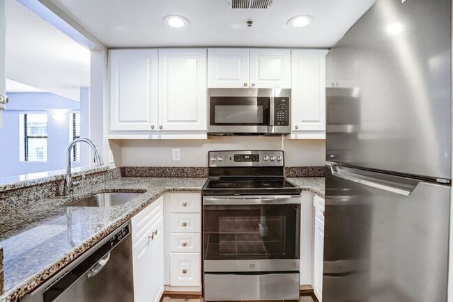 Building Photo - 1727 R St NW