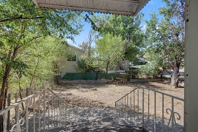 Building Photo - 1121 Cooper Ave