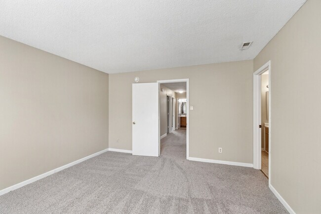 Building Photo - 2030 Orchid Bloom Ln