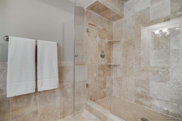 Building Photo - 7736 Meadow Rd