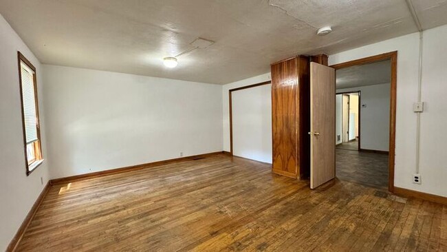 Building Photo - $2,100 | 4 Bedroom, 1.5 Bathroom Multi Flo...