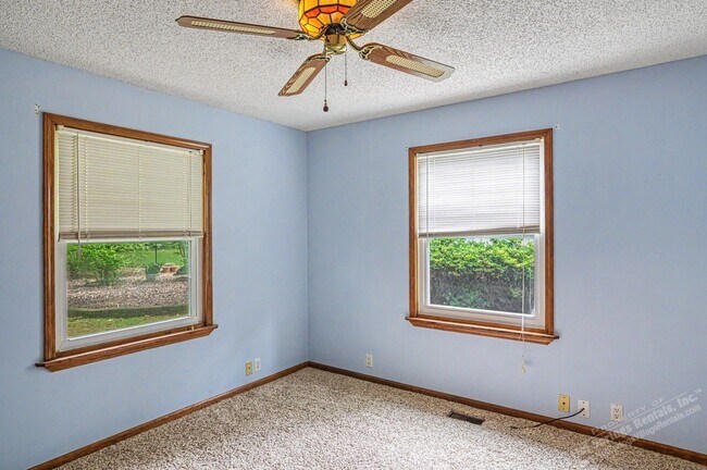 Building Photo - West Gate Area Home | Home | Unfurnished