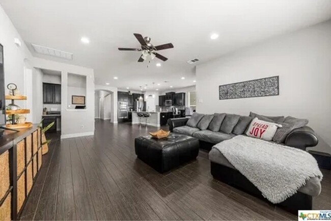 Building Photo - Spacious 4BR House in Harker Heights