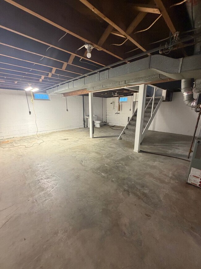 Building Photo - 3803 10th Ave Pl