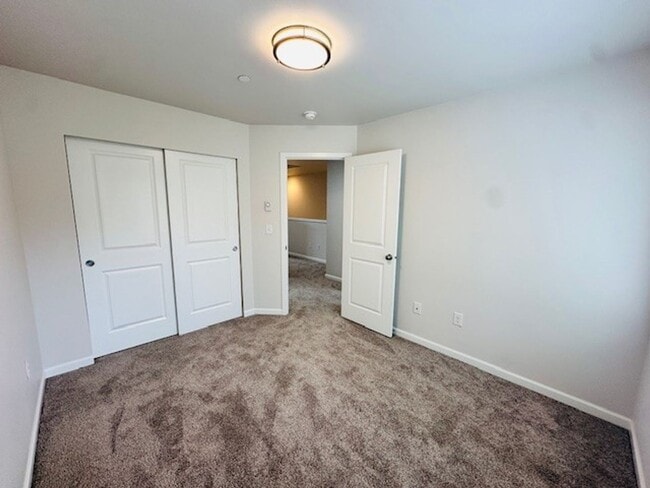 Building Photo - 3Bd/2.25Ba Seattle Townhouse