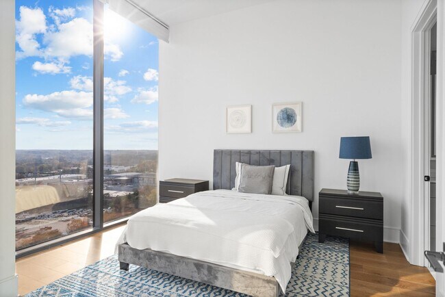 Building Photo - Premier Penthouse Suite at Seven 88 West Midtown-