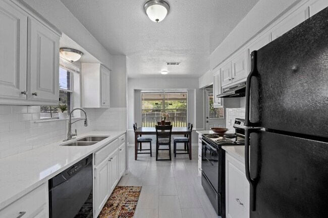 Building Photo - 7117 Church Park Dr