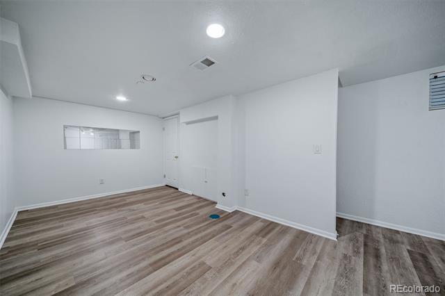 Building Photo - 3124 S Vine Ct