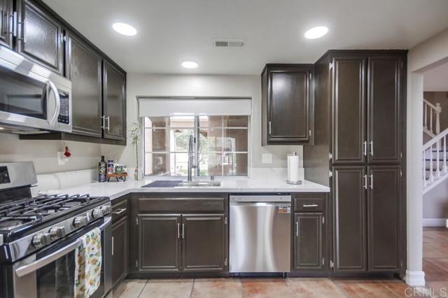 Building Photo - 2344 Greenbriar Dr