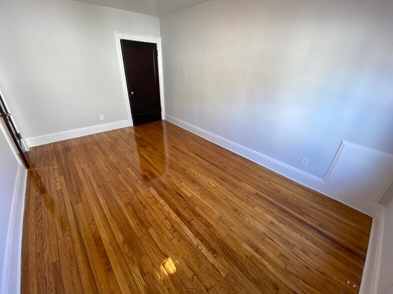 Building Photo - 119 Highland Ave