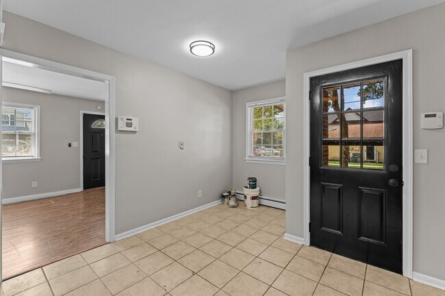 Building Photo - 3301 Marne Ave