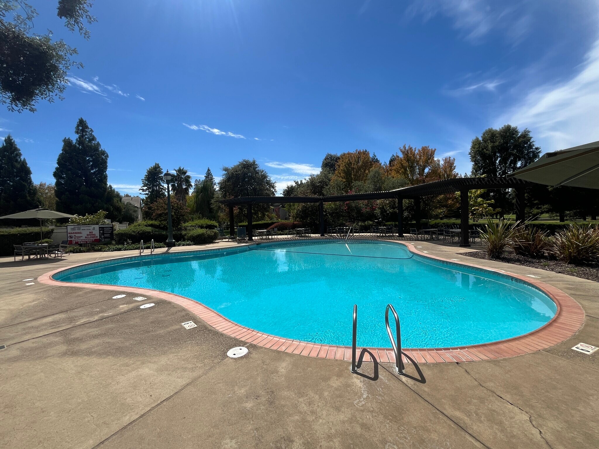 Building Photo - 400 Regatta Lane
