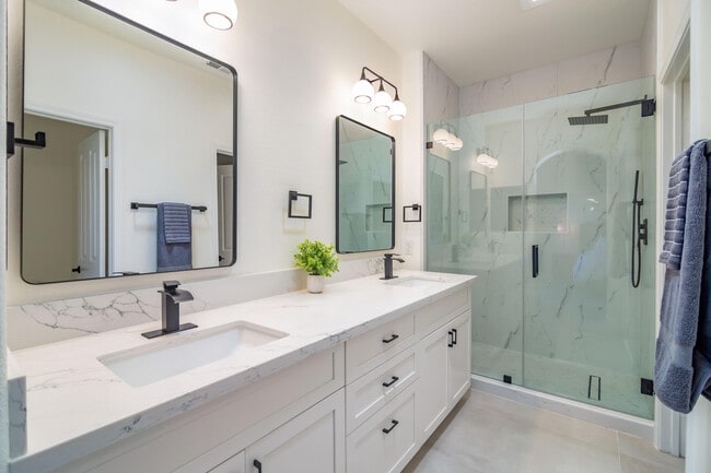 Building Photo - 67568 S Laguna Dr