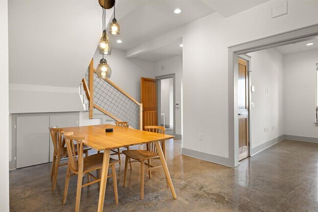 Building Photo - 3116 Sacbe Cove