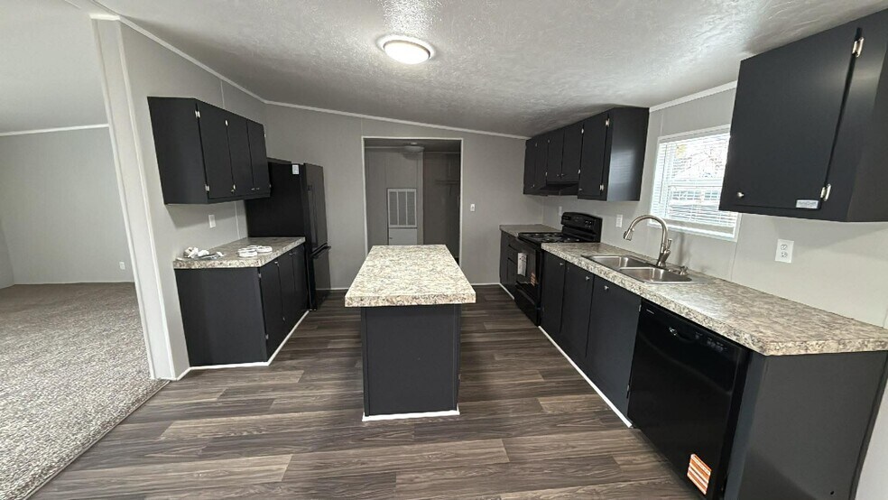 Building Photo - 120A Parker Dr