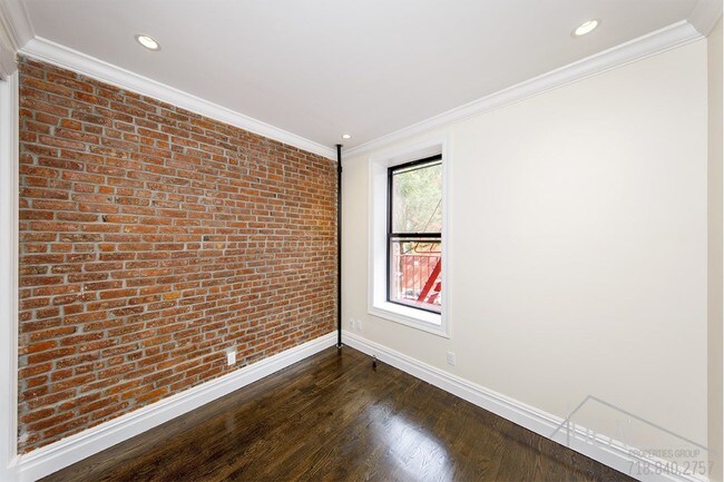 Building Photo - 354 E 13th St