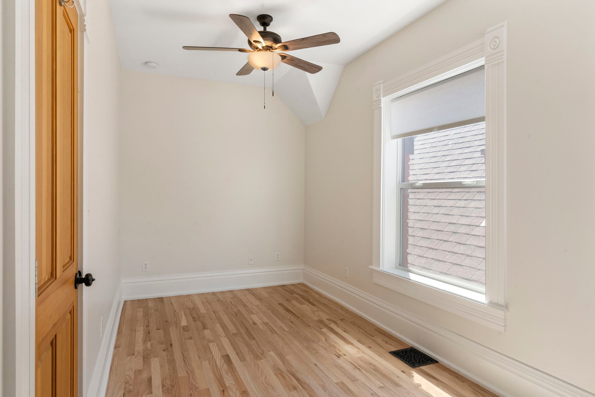 Back bedroom is also bright and airy. - 3347 Tejon St