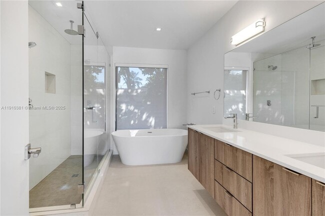 Building Photo - 8000 SW 139th Ter